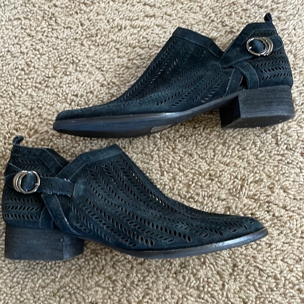 Vince Camuto leather booties sz 8.5